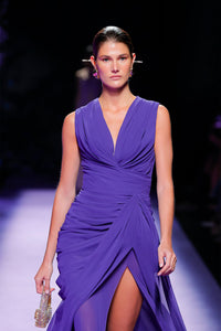 Her Trove-Sleeveless V neck crepe dress
