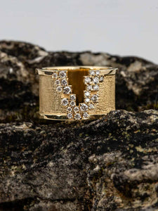 HERTROVE-Broken Earth Ring