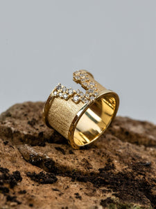 HERTROVE-Broken Earth Ring
