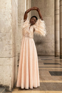 HerTrove-ÉLAN DE LA LIBERTÉ LACE AND OSTRICH FEATHER