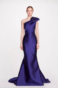 sapphire purple dress READY TO WEAR FESTIVE '24 Unveil the charm of velvet with this rich purple suit, where embroidery meets luxury in every stitch. Product URL: https://bit.ly/41CFFY7 Available in-stores & online #sapphire #sapphirepk #
