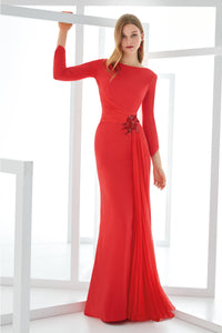 dress with side pleats Burgundy dress with side pleats and a front slit