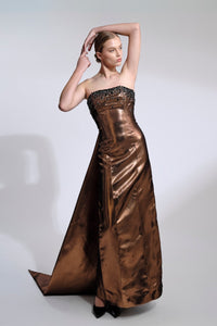 HerTrove-Column embroidered gown- Watteau train