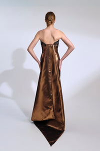 HerTrove-Column embroidered gown- Watteau train