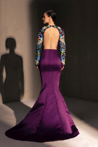 HerTrove-Long sleeves pattern embroidered gown