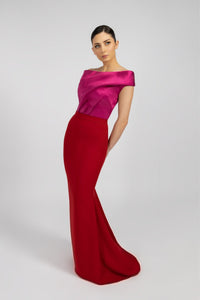 HerTrove-An evening dress made of crepe and taffeta .