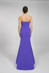 HerTrove-An evening dress made of crepe and crystals.