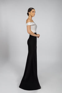 HerTrove-An evening dress made of crepe and taffeta.
