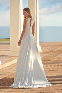 HerTrove-Elegant halter gown with flowing train