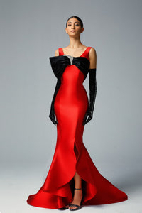 Sleeveless fitted dress with gloves - HerTrove